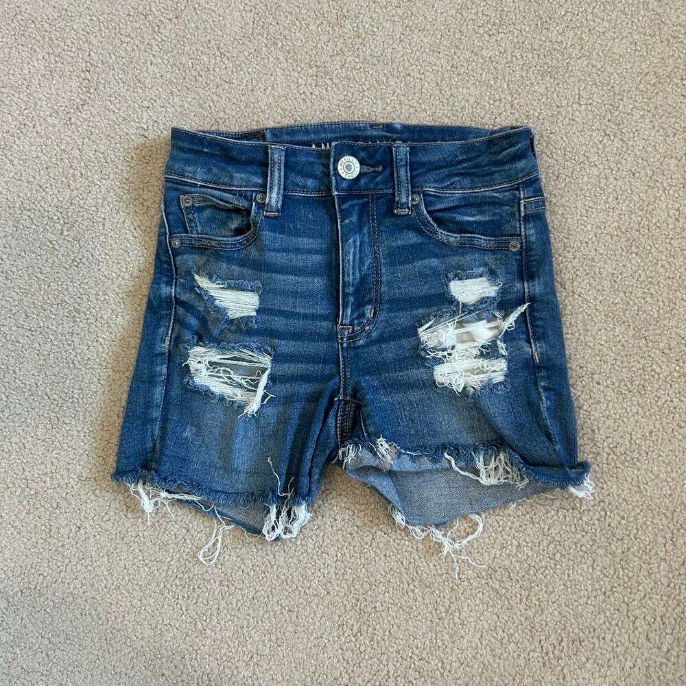 American Eagle Hi-Rise Shortie Medium Wash Blue Distressed Raw Hem Ripped Size 0 - Picture 2 of 6
